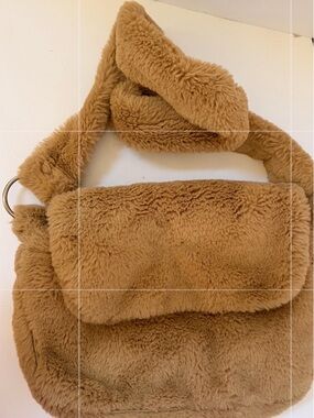 Faux Fur Crossbody Bag - Latte
